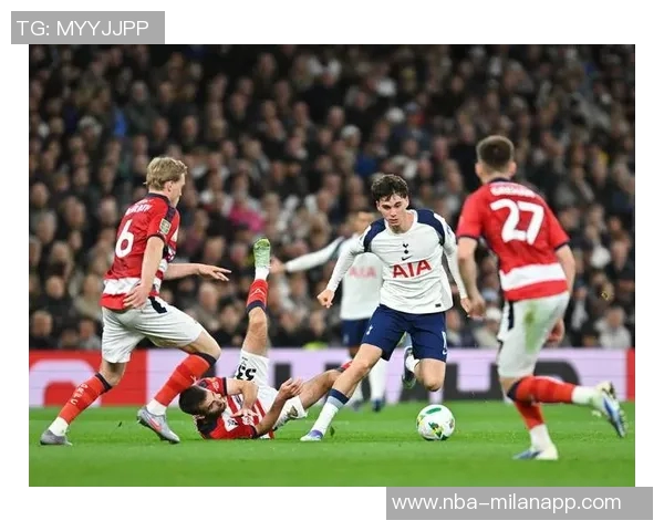 帕利尼亚转会拜仁遭冷遇热刺替补身份让3000万买断成难题