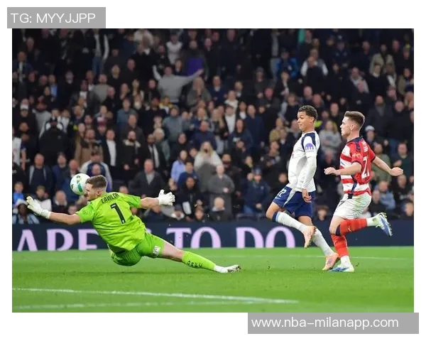 帕利尼亚转会拜仁遭冷遇热刺替补身份让3000万买断成难题