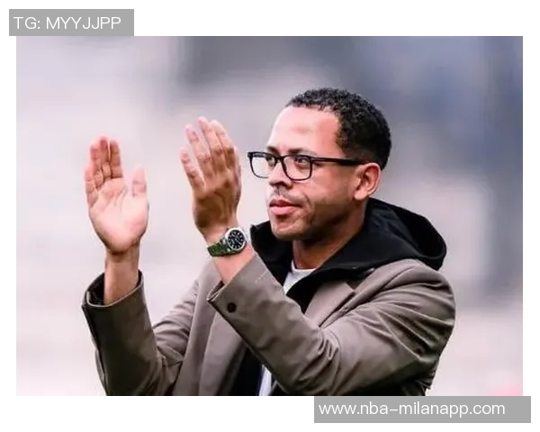 罗塞尼尔赛后兴奋打断佩德罗采访两人对视笑声不断